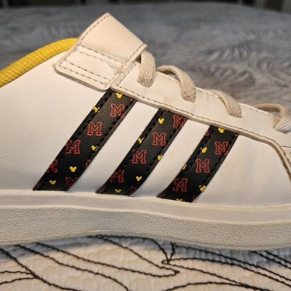 VGUC Adidas Disney Grand Court Mickey Mouse Velcro Sneakers Kids 2 - Picture 8 of 16